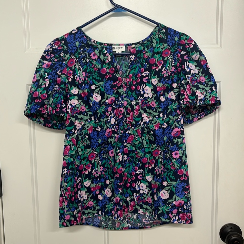 Size small J Crew Factory puff sleeve blouse. Relaxed fit. Excellent condition